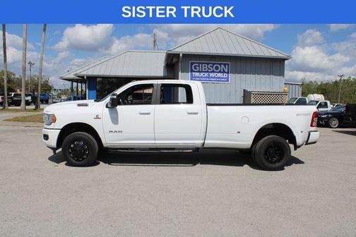 Bright White Clearcoat 2024 RAM 3500 Big Horn Crew Cab 4x4 8' Box