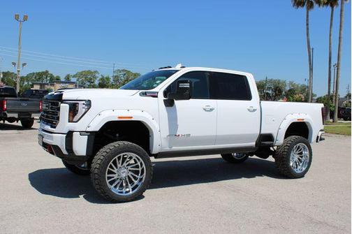 Summit White 2025 GMC Sierra 2500 AT4
