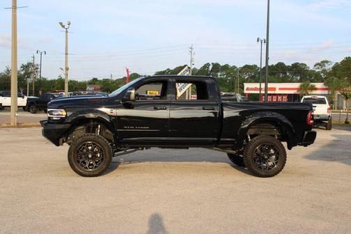 Diamond Black Crystal Pearlcoat 2023 RAM 2500 Big Horn Crew Cab 4x4 6'4' Box