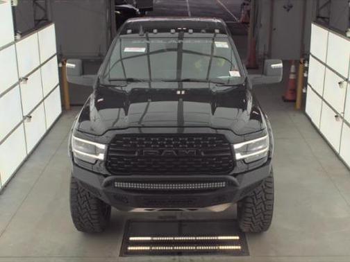 Diamond Black Crystal Pearlcoat 2023 RAM 2500 Big Horn Crew Cab 4x4 6'4' Box