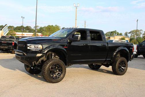 Diamond Black Crystal Pearlcoat 2023 RAM 2500 Big Horn Crew Cab 4x4 6'4' Box