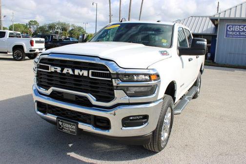 Bright White Clearcoat 2026 RAM 2500 Big Horn Crew Cab 4x4 6'4' Box