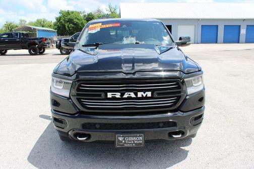 Diamond Black Crystal Pearlcoat 2024 RAM 1500 Laramie