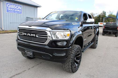 Diamond Black Crystal Pearlcoat 2024 RAM 1500 Laramie