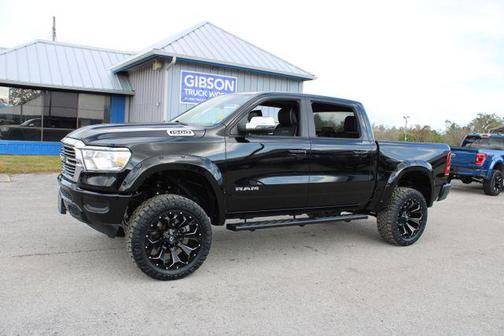 Diamond Black Crystal Pearlcoat 2024 RAM 1500 Laramie