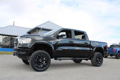 Diamond Black Crystal Pearlcoat 2024 RAM 1500 Laramie
