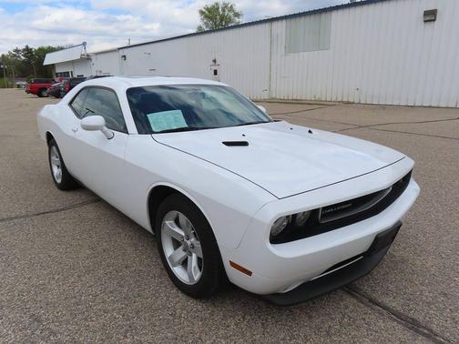 Bright White Clearcoat 2013 Dodge Challenger SXT