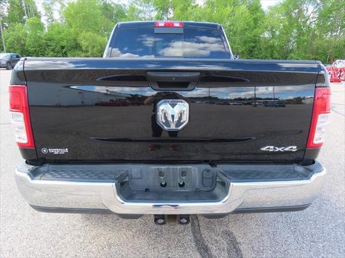 2023 RAM 2500 Tradesman Crew Cab 4x4 6'4' Box