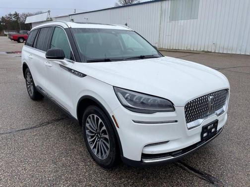 Pristine White Metallic Tri-Coat 2024 Lincoln Aviator Premiere