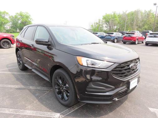 Agate Black 2024 Ford Edge SE