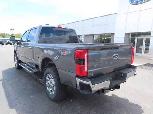 Carbonized Gray Metallic 2026 Ford F-350 Lariat