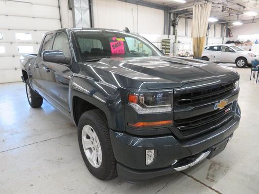 Photo 3 of 27 of 2017 Chevrolet Silverado 1500 1LT