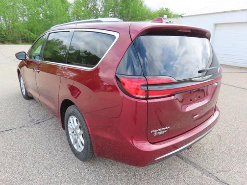Velvet Red Pearlcoat 2021 Chrysler Pacifica Touring L