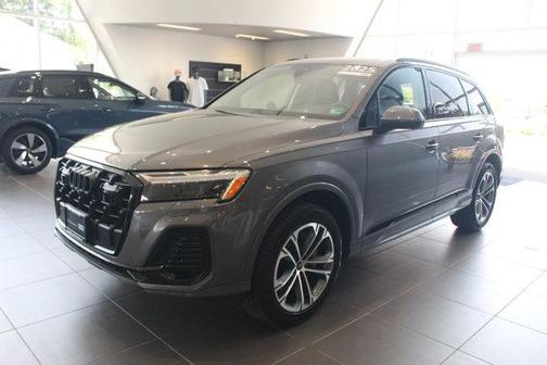 2025 Audi Q7 45 Premium Plus