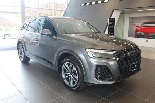 2025 Audi Q7 45 Premium Plus