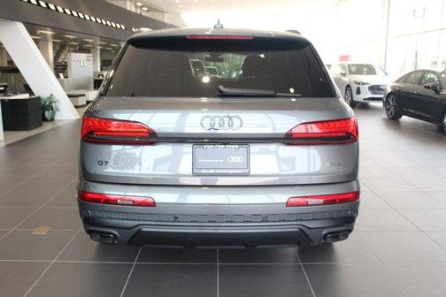 2025 Audi Q7 45 Premium Plus