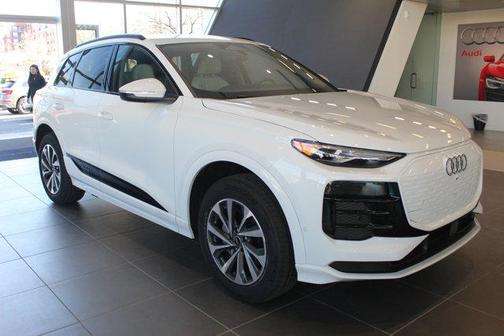 2025 Audi Q6 e-tron Premium quattro