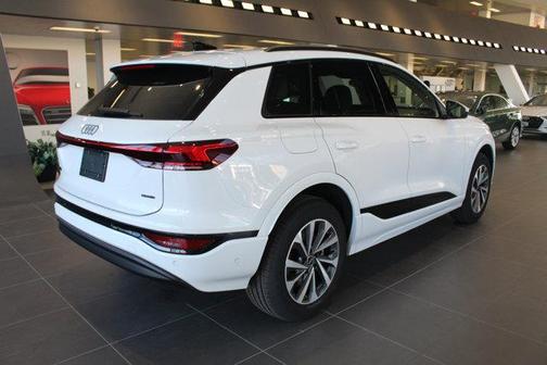 2025 Audi Q6 e-tron Premium quattro