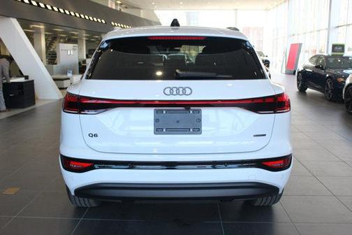2025 Audi Q6 e-tron Premium quattro