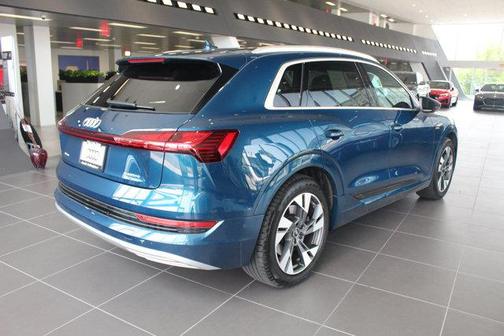 2023 Audi e-tron Premium Plus quattro