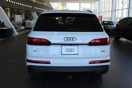 2026 Audi Q7 45 Premium Plus