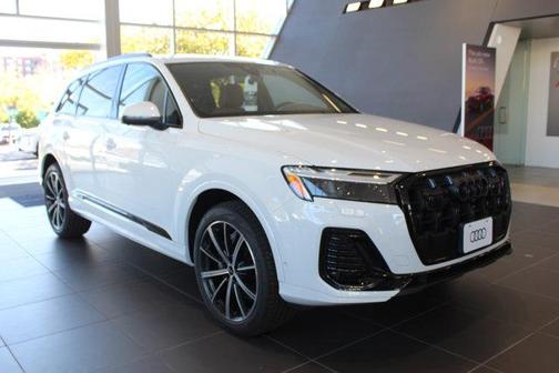 2026 Audi Q7 45 Premium Plus