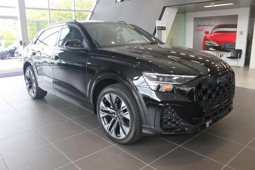 2025 Audi Q8 55 Premium Plus