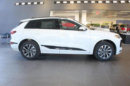 2025 Audi Q6 e-tron Premium quattro