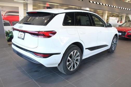 2025 Audi Q6 e-tron Premium quattro