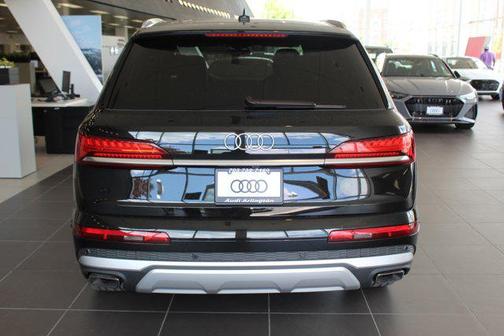 2025 Audi Q7 55 Premium Plus