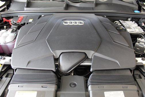 2025 Audi Q7 55 Premium Plus