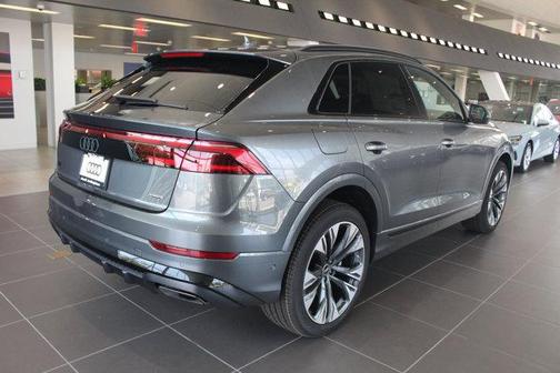 2025 Audi Q8 55 Premium Plus