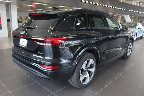 2025 Audi Q6 e-tron Premium Plus quattro
