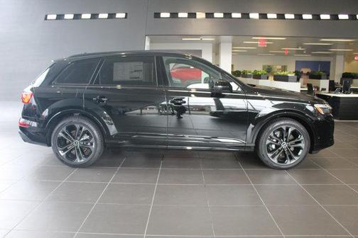 2025 Audi Q7 55 Premium Plus
