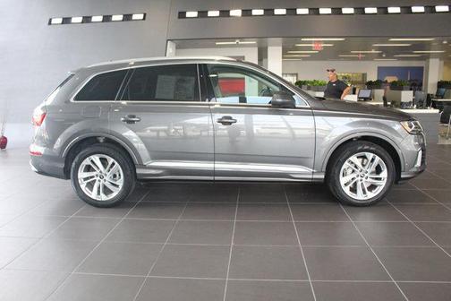 2022 Audi Q7 55 Premium Plus