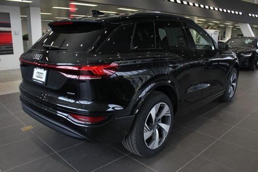 2025 Audi Q6 e-tron Premium Plus quattro