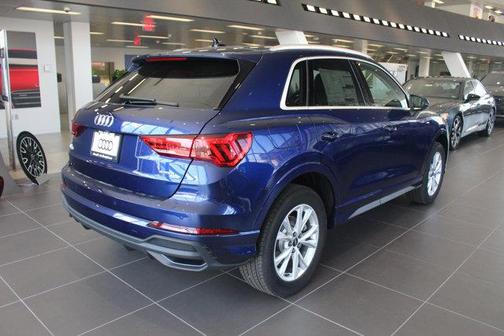 2025 Audi Q3 Premium 45 TFSI S line quattro Tiptronic