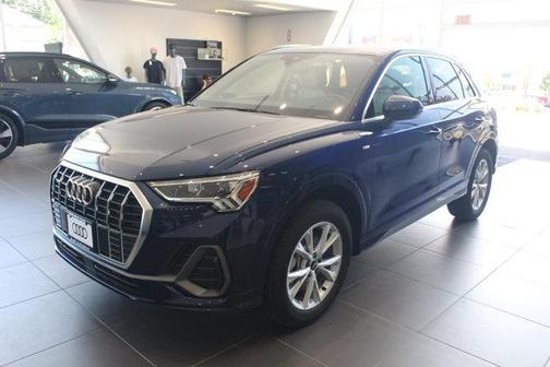 2025 Audi Q3 Premium 45 TFSI S line quattro Tiptronic