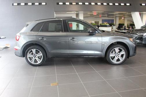 2025 Audi Q5 45 S line Premium
