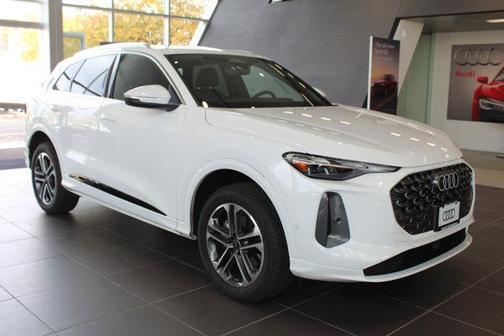 2025 Audi Q5 Premium TFSI quattro S tronic