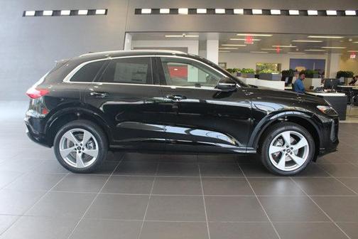 2025 Audi Q5 Premium Plus