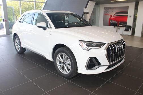 2025 Audi Q3 Premium 45 TFSI S line quattro Tiptronic