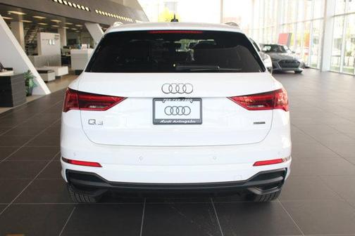 2025 Audi Q3 Premium 45 TFSI S line quattro Tiptronic