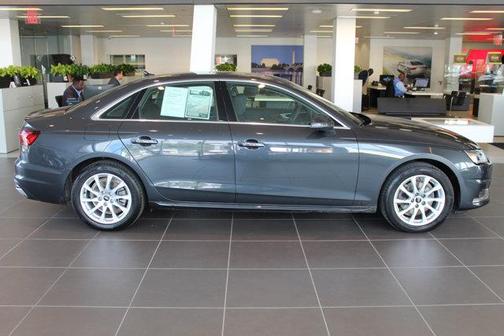 Photo 5 of 32 of 2021 Audi A4 40 Premium