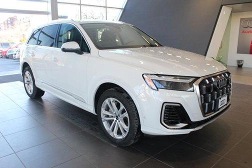 2025 Audi Q7 55 Premium Plus