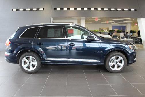 2025 Audi Q7 55 Premium