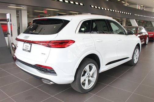 2025 Audi Q5 Premium Plus