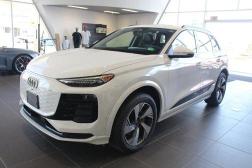 2025 Audi Q6 e-tron Premium Plus quattro