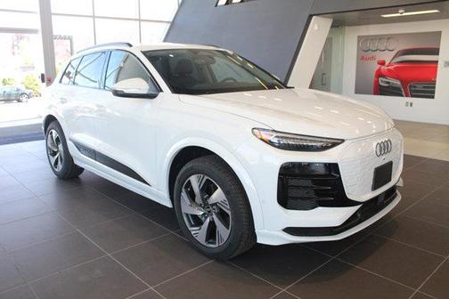 2025 Audi Q6 e-tron Premium Plus quattro