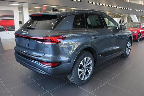2025 Audi Q6 e-tron Premium quattro
